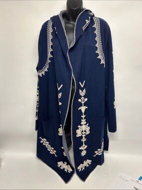 Navy and Ivory Knit Cardigan Sweater with hood size large vertigo